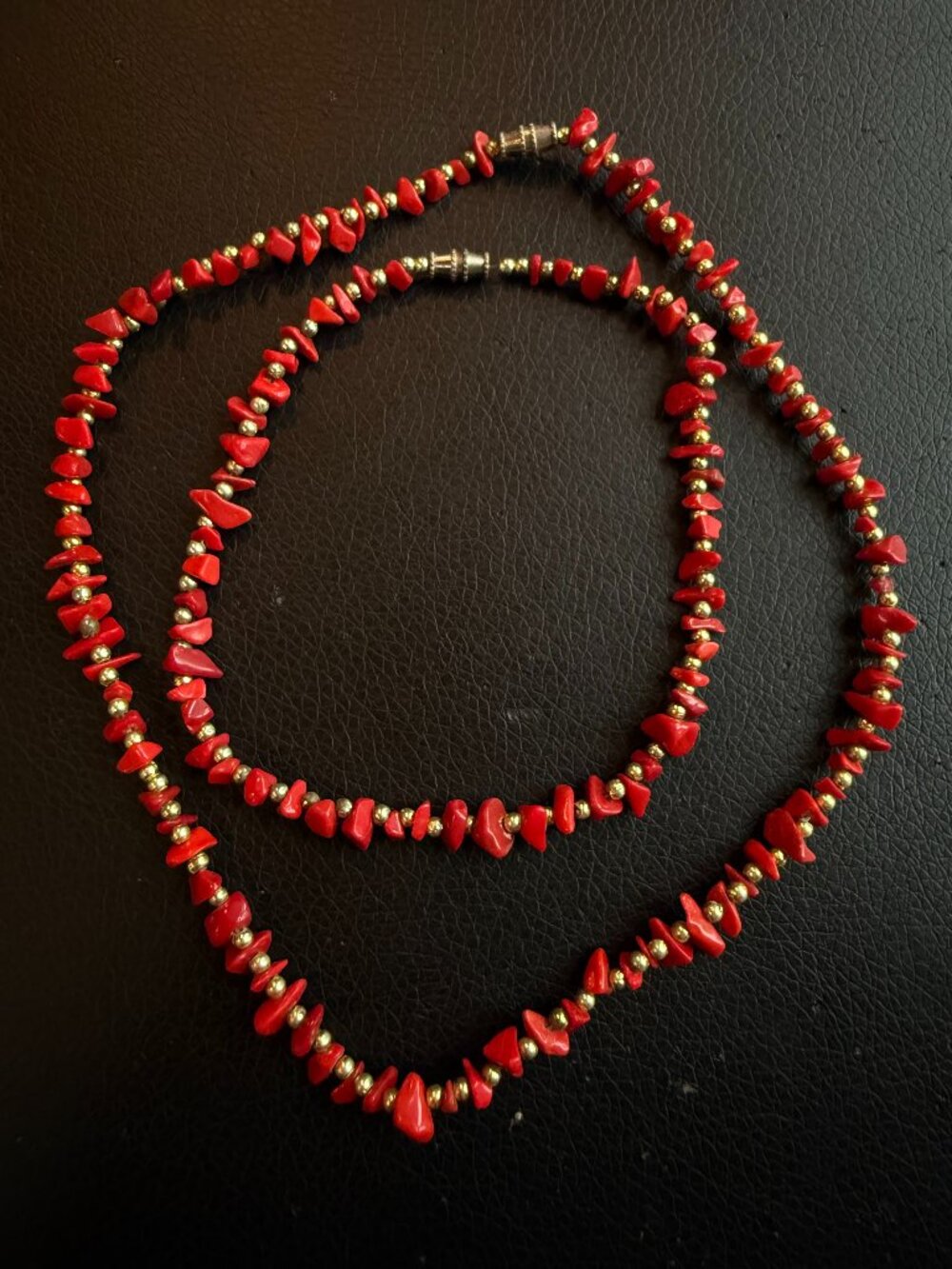 Coral necklaces witg sikvee bead spacing